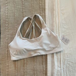 NWT Lululemon Light Support Nulu Yoga Bra - size 10